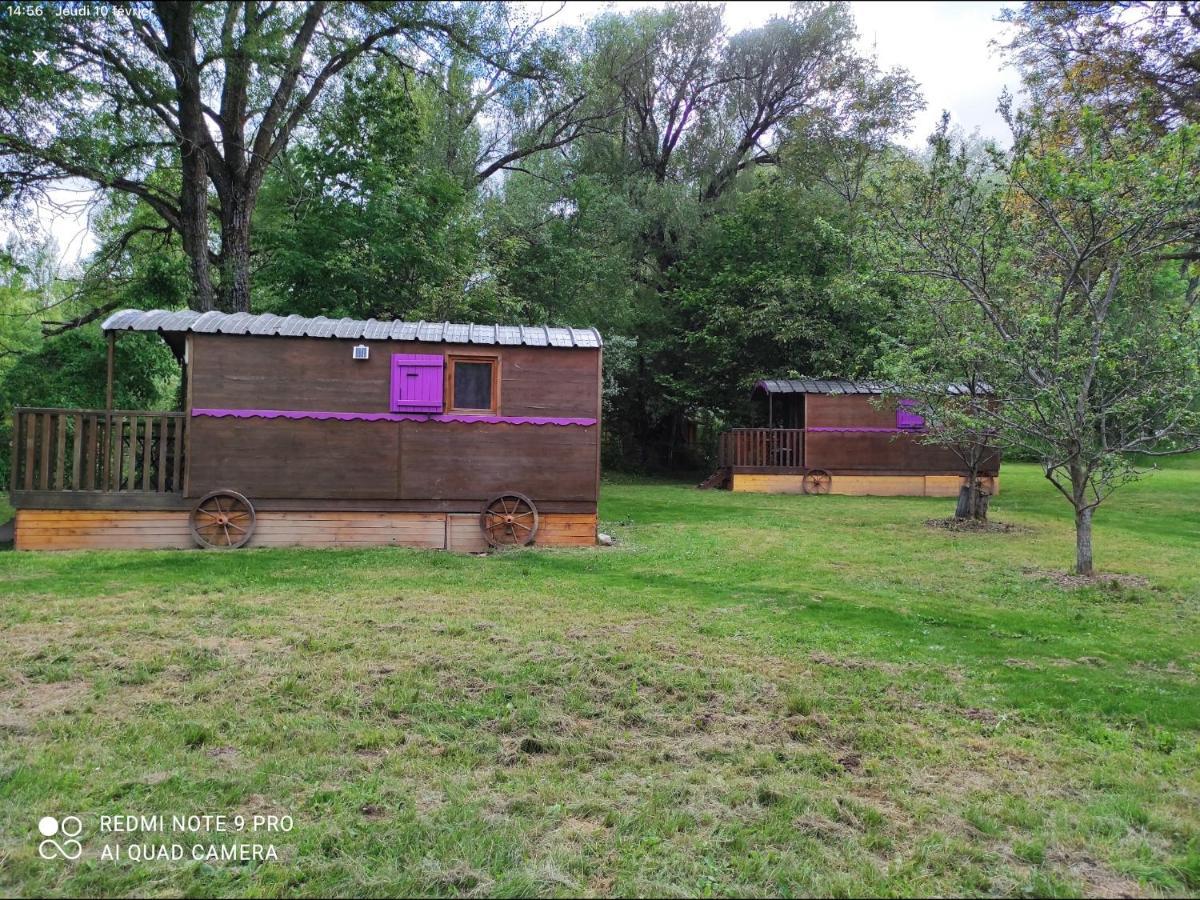 Camping, Hotel De Plein Air Les Cariamas Chateauroux-les-Alpes Kültér fotó