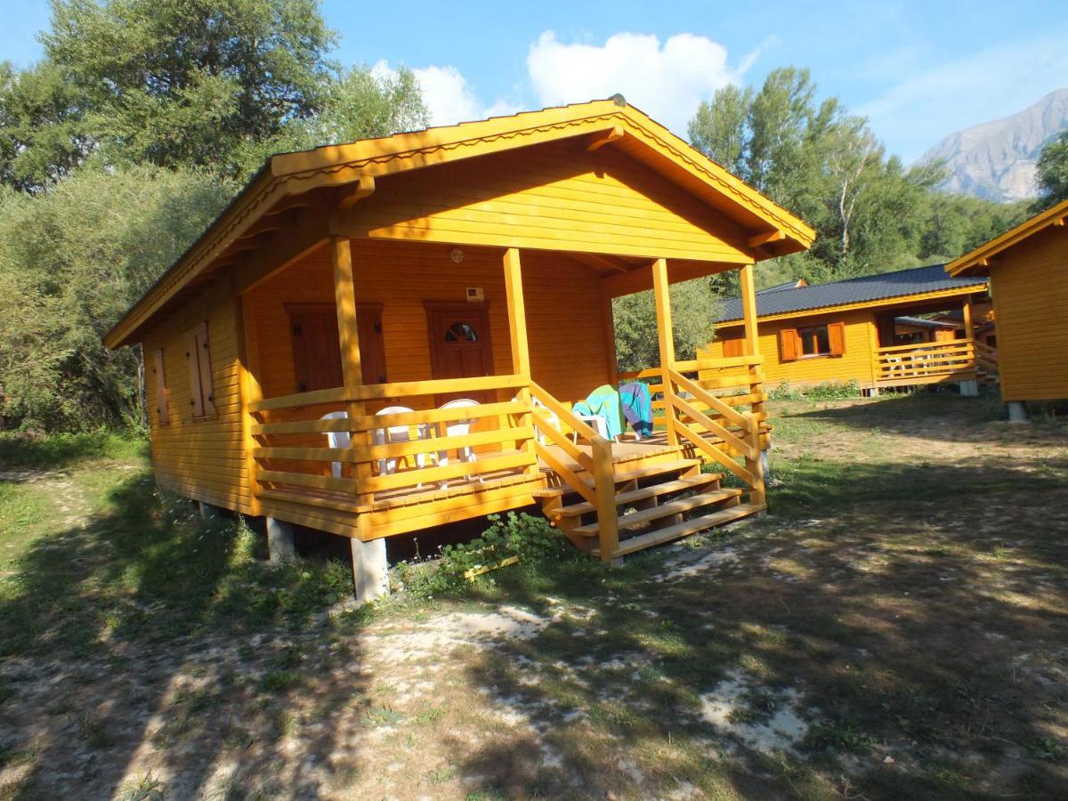 Camping, Hotel De Plein Air Les Cariamas Chateauroux-les-Alpes Szoba fotó