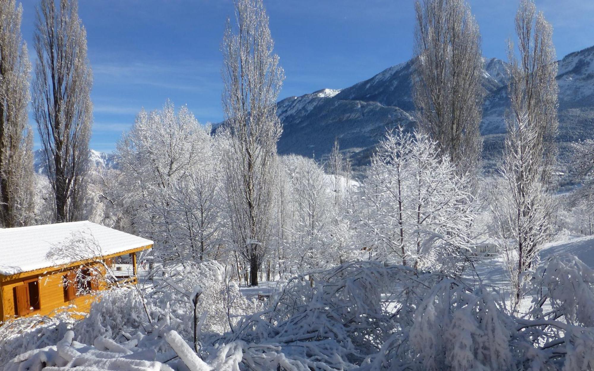 Camping, Hotel De Plein Air Les Cariamas Chateauroux-les-Alpes Kültér fotó