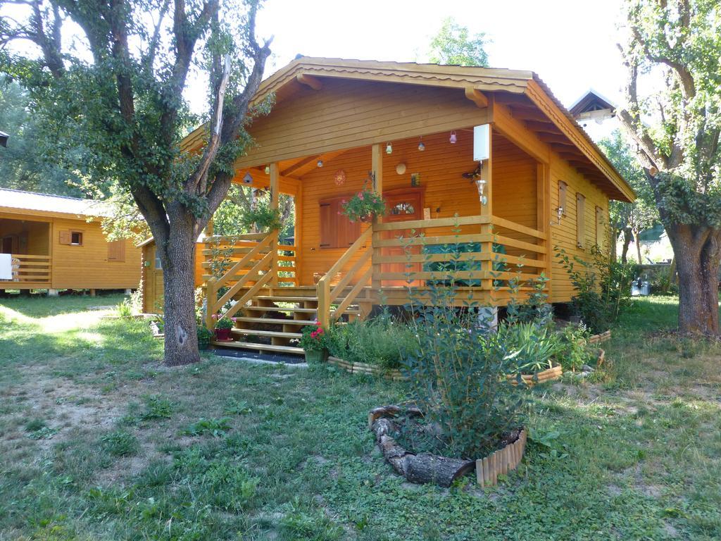 Camping, Hotel De Plein Air Les Cariamas Chateauroux-les-Alpes Kültér fotó