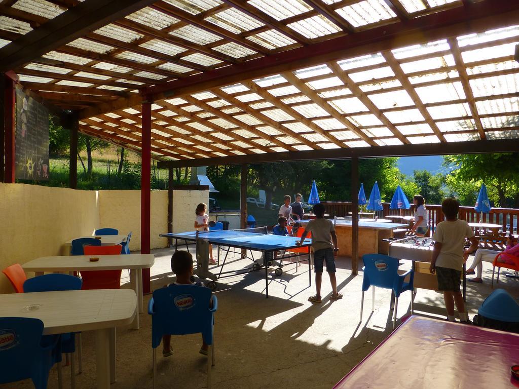 Camping, Hotel De Plein Air Les Cariamas Chateauroux-les-Alpes Kültér fotó